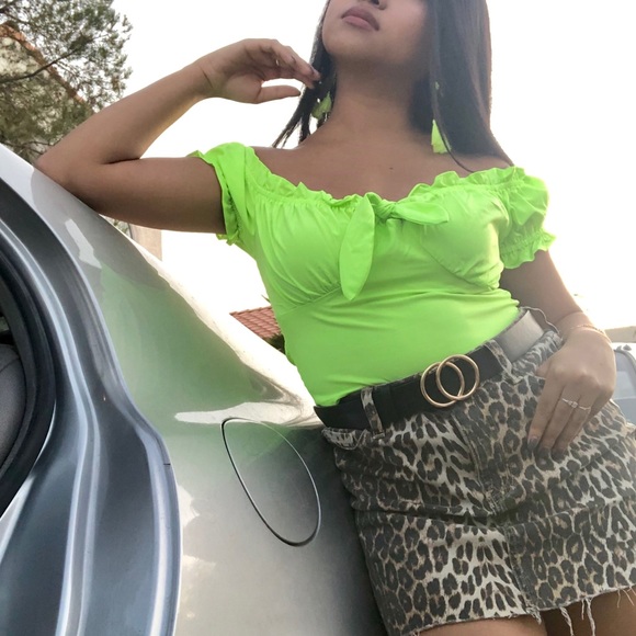 Meet Your Posher, Rachel 💋 - Picture 5 of 8